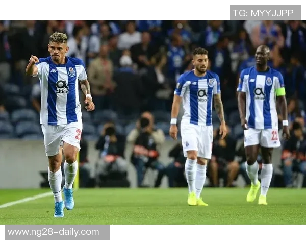 友谊赛波尔图与尤文图斯激战成平局红牌事件引发全场热议