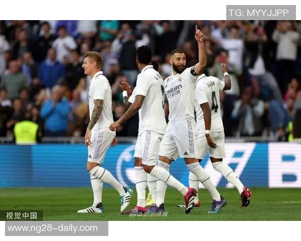 皇马在世界杯中大胜里昂5-0球星帽子戏法点燃全场热情与转会传闻