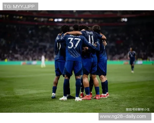 足总杯精彩对决拜仁4-0轻取里昂战术解析与精彩瞬间回顾