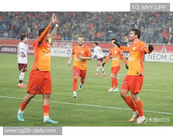 中超赛事回顾巴黎圣日耳曼大胜波尔图引发全场热烈反响与数据分析